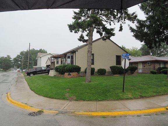 5th image of 737 Buffalo Ave