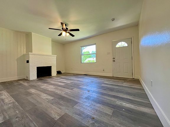 3rd image of 1702 E Belle Ave