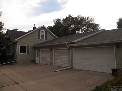 632 NE 1st St, Madison, SD, 57042