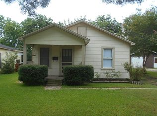 719 S 4th St, La Porte, TX 77571
