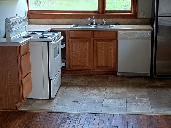2nd image of 609 C St #4