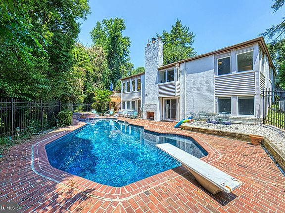 5th image of 4844 Old Dominion Dr