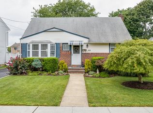 69 S Windhorst Ave, Bethpage, NY 11714