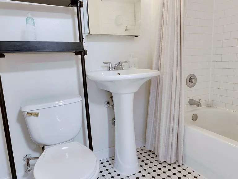 323 W 96th St #1303 — Photo 11
