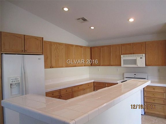 3rd image of 7594 Ironwood Knoll Ave #0