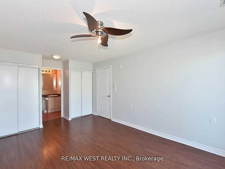 935 Sheppard Ave W #Penthouse 810 — Photo 27