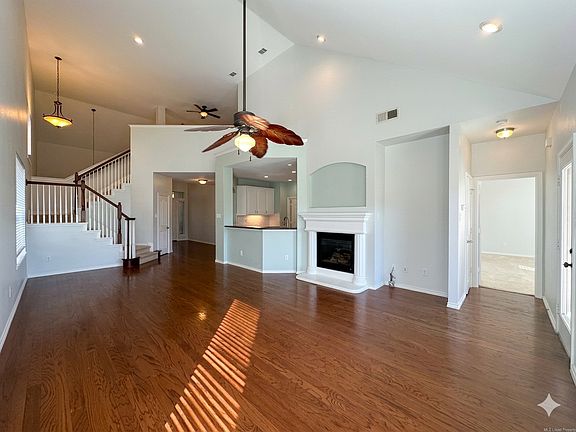 3rd image of 5108 Keating St