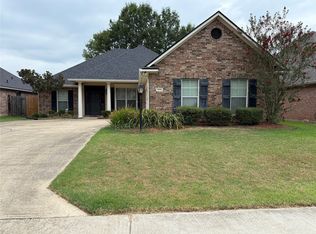 1155 Pelican Creek Dr, Shreveport, LA 71106