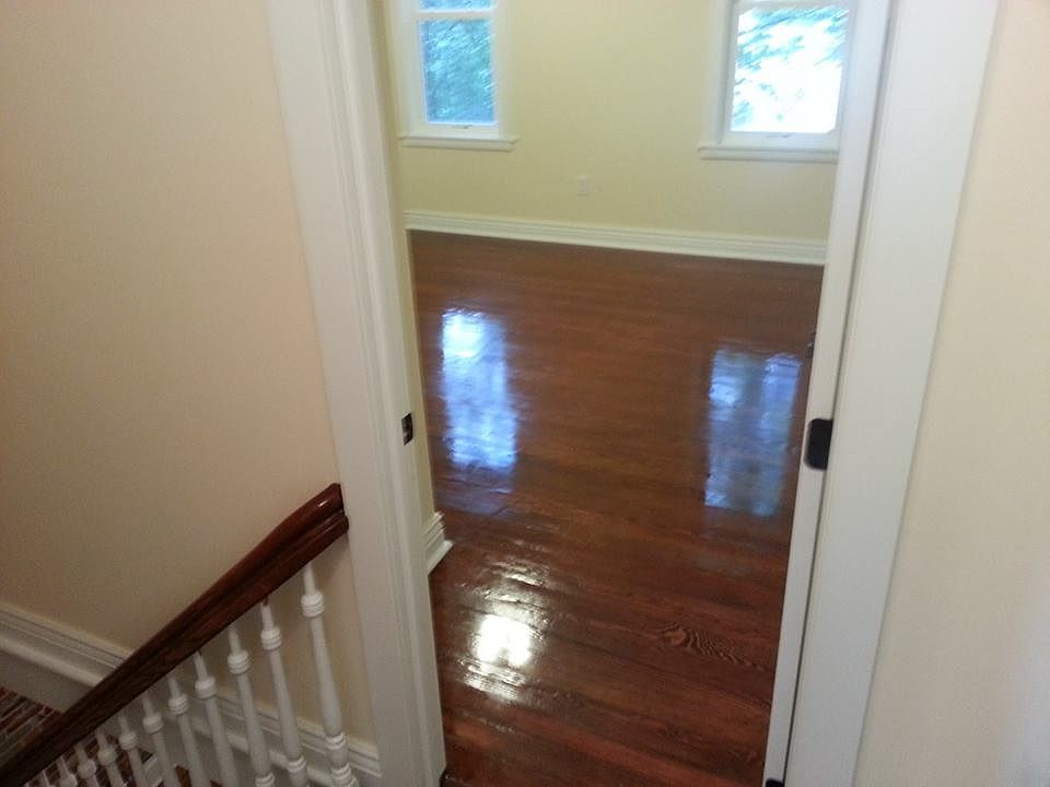 1st image of 806 W 11th St