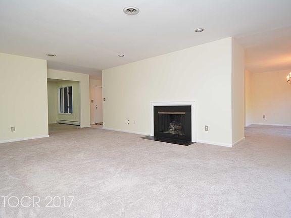 5th image of 412B Bromley Pl