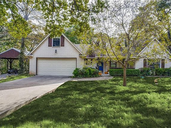 3rd image of 128 Greenwood Oaks Dr