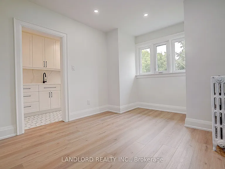 2520 Bloor St W #12 — Photo 15