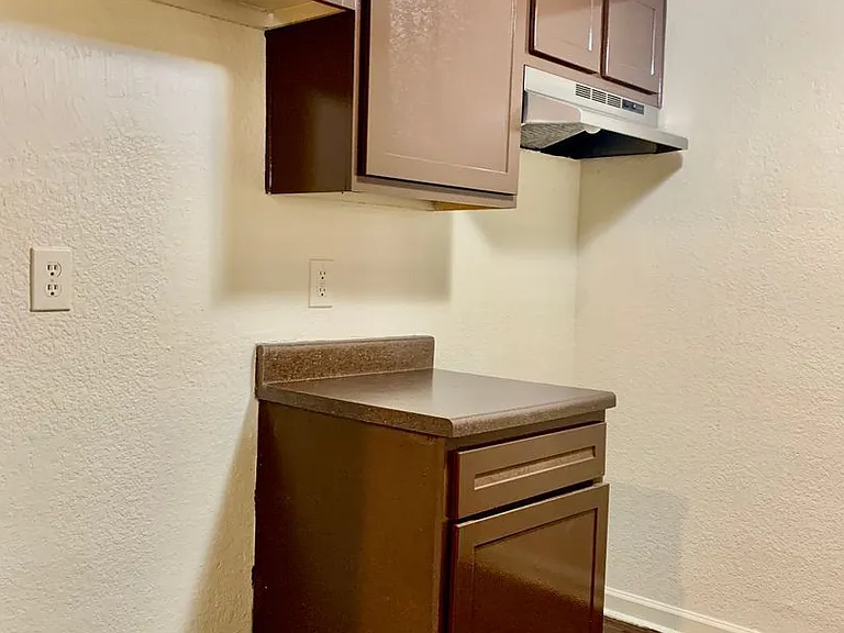 8100 Creekbend Dr #157 — Photo 8