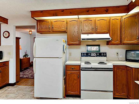 4th image of 209 Shady Grove Dr