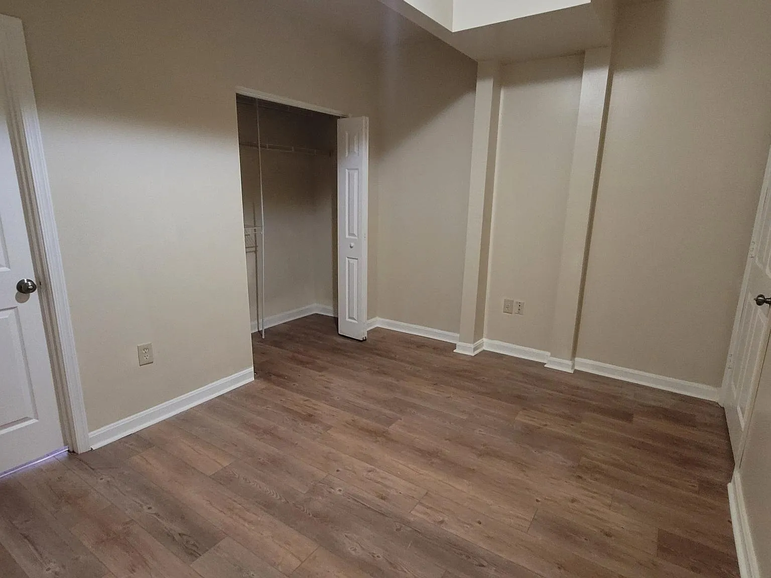 2 bed, 1000 sqft, $900 — Photo 2