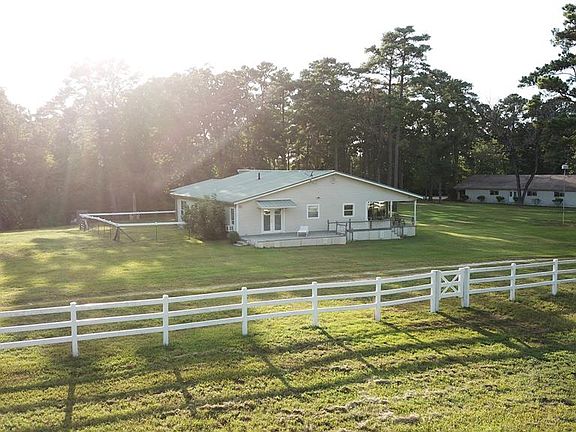4th image of 5882 Hwy 59 N