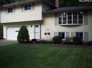 7363 Connie Dr, Mentor, OH 44060