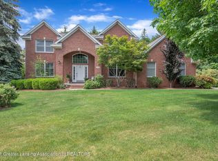 16834 Thorngate Rd, East Lansing, MI 48823