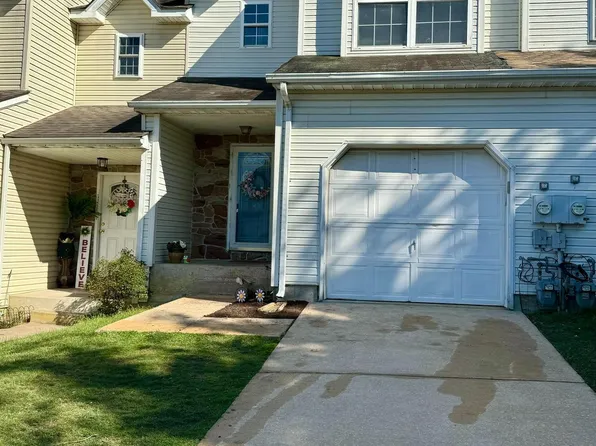 147 Mendel Ct, Bear, DE 19701