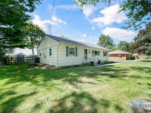 306 John Ct, Bowling Green, OH 43402