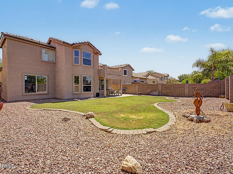 4518 E Rowel Rd — Photo 35