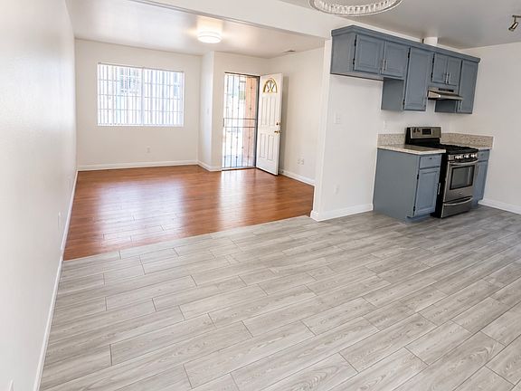 3rd image of 1827 N Mariposa Ave