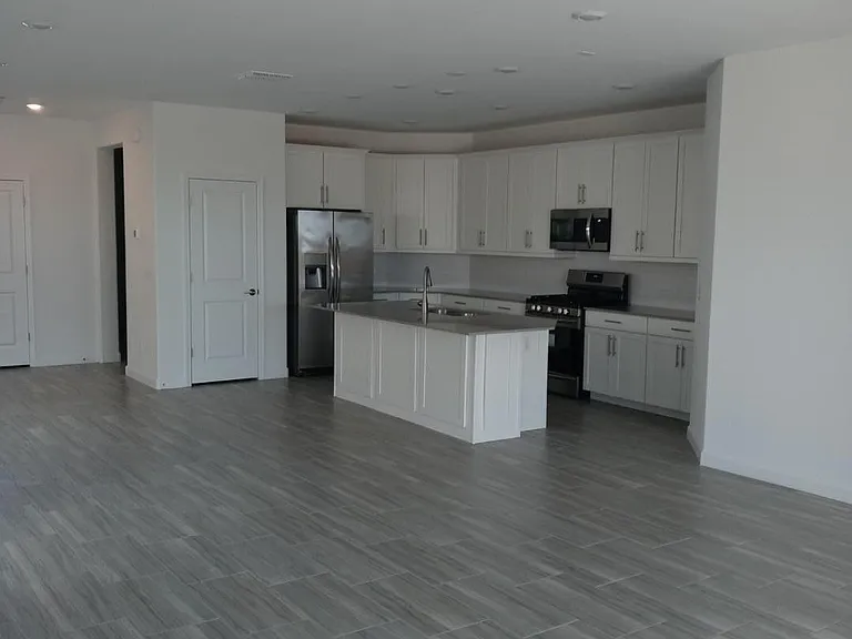 440 S 202nd Ln — Photo 21
