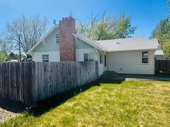 706 Utah St, Gooding, ID 83330