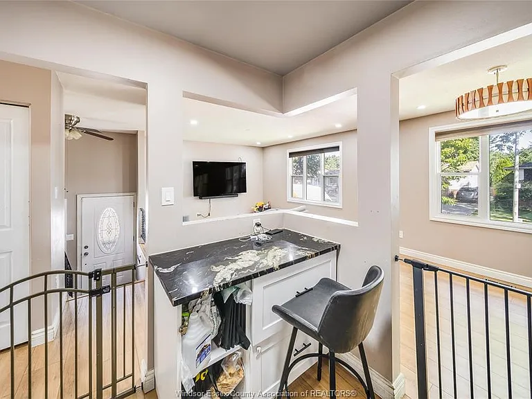 9633 Avery Ln #UPPER — Photo 19