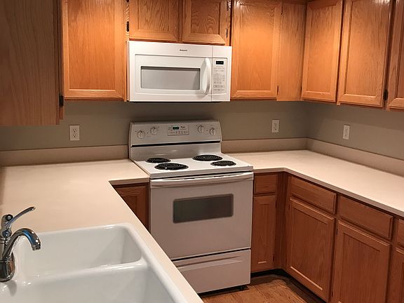 Kitchen, stove, microwave 