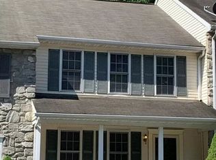 16 Deep Hollow Ln, Lancaster, PA 17603