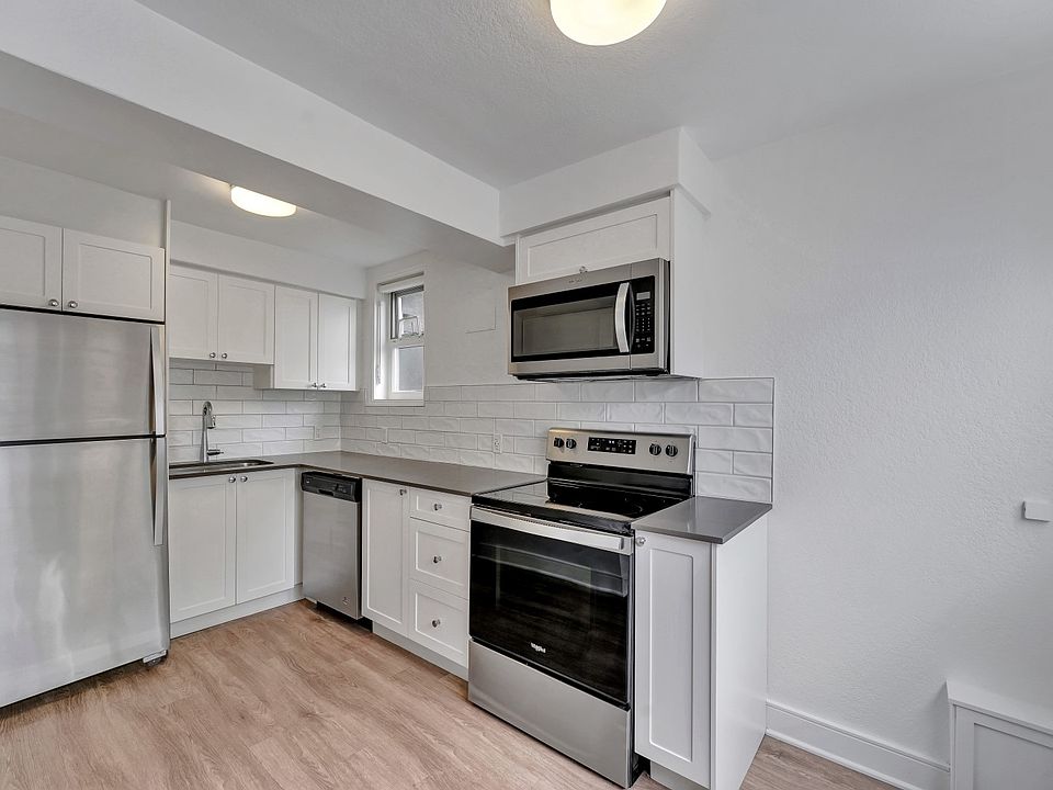 1st image of 2565 Beach Dr #201