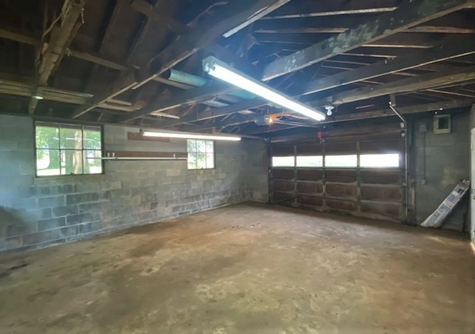1/2 Mo Off Special 3 Bed, 2 Bath -Garage-Fence -5 Min To Dowtown Concord — Photo 3