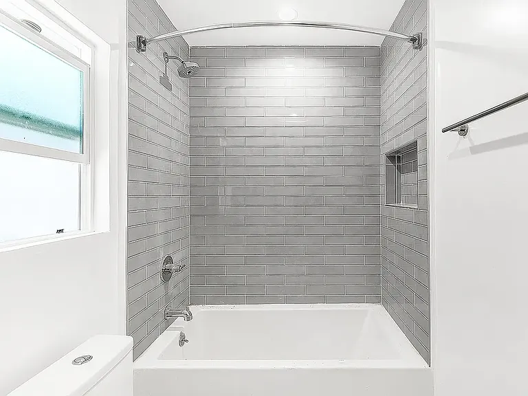 1747 N Kingsley Dr #10 — Photo 16