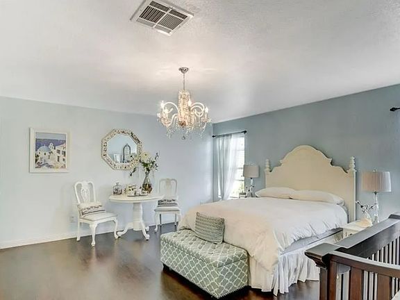 2nd image of 1700 Kingswood St
