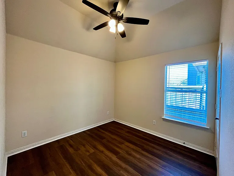921 Raleigh Path Rd — Photo 18