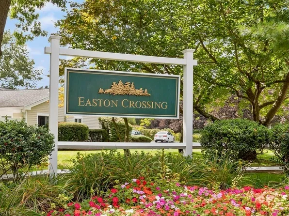 6 Adam St APT 1, South Easton, MA 02375