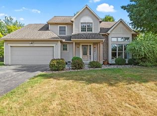 7260 Pear Tree Mdw, Ontario, NY 14519