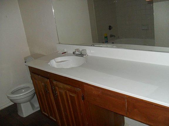 4th image of 6030 Stoneybrook Dr