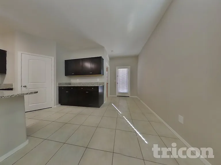 30900 W Picadilly Rd — Photo 4