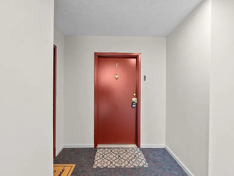 12205 Saint Peter Ct — Photo 25