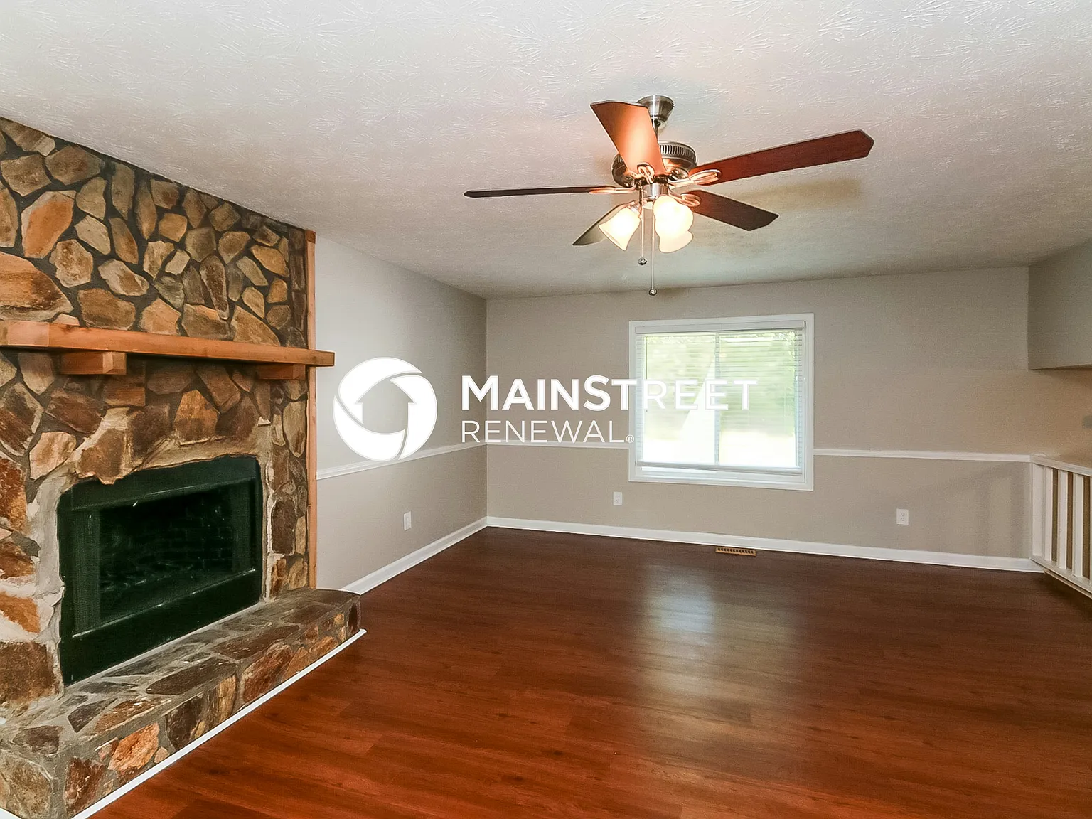 590 Mary Erna Dr — Photo 3