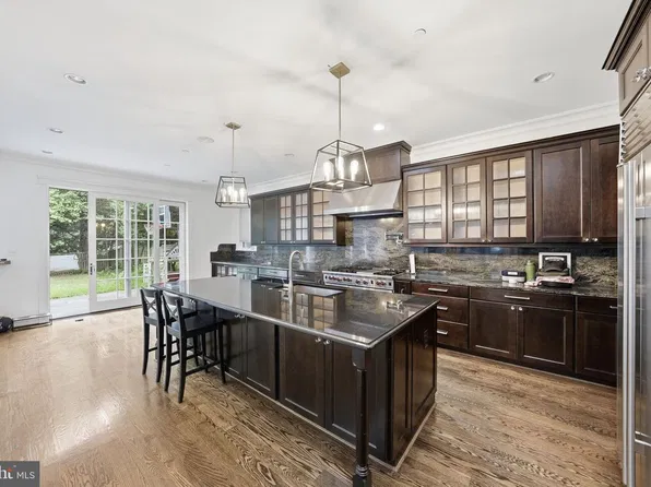 4702 W Virginia Ave, Bethesda, MD 20814