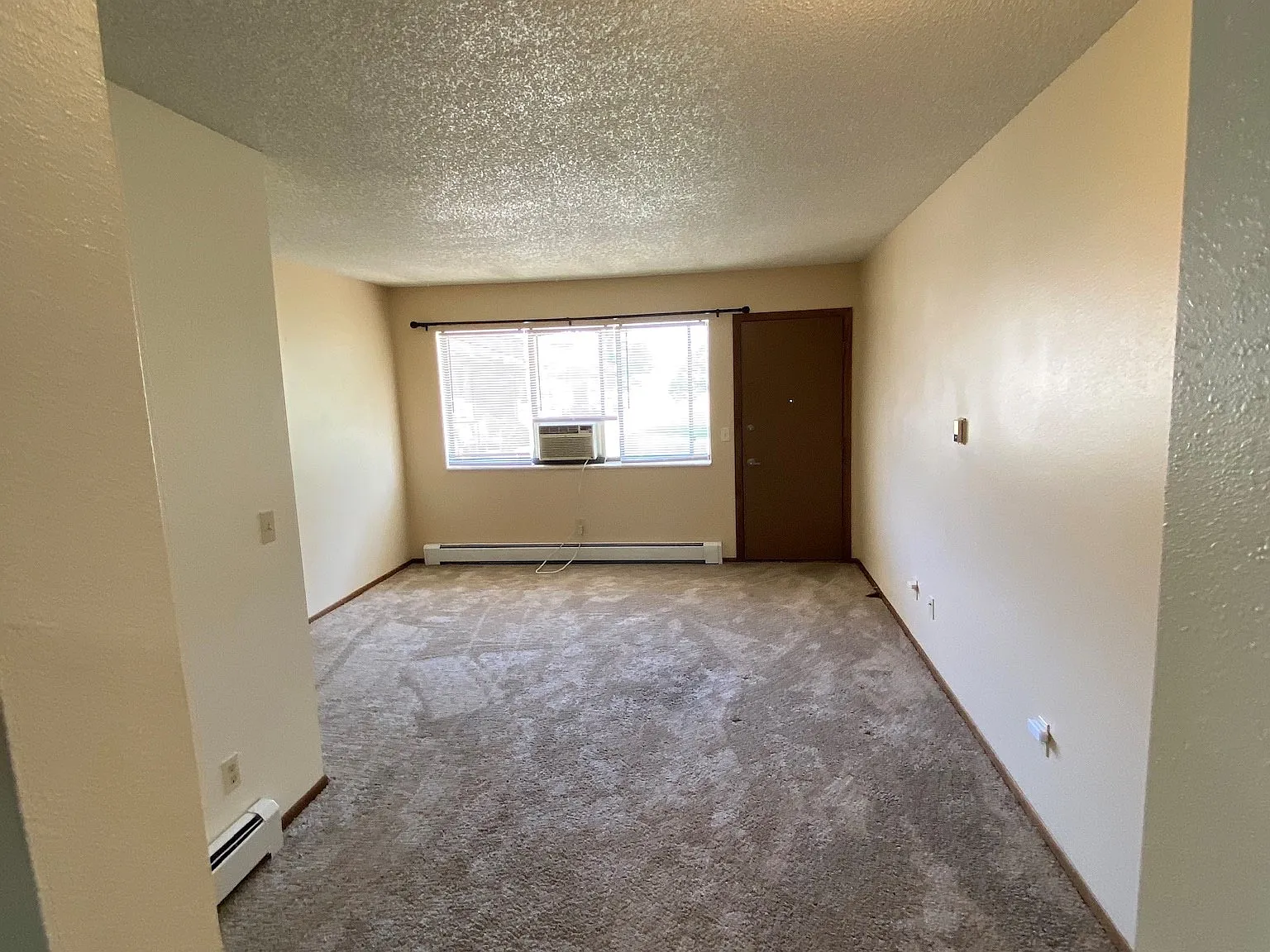 1 bed, 525 sqft, $1,050 — Photo 2