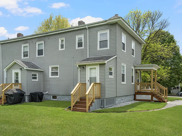 6 Boys Ave — Photo 27
