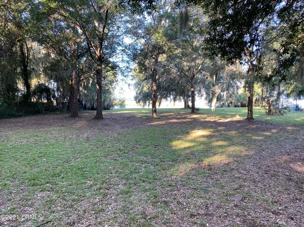 101 Jenkins Bluff Dr, Saint Helena Island, SC 29920