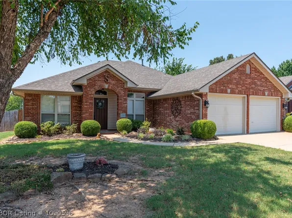 2711 N Hills Blvd, Van Buren, AR 72956