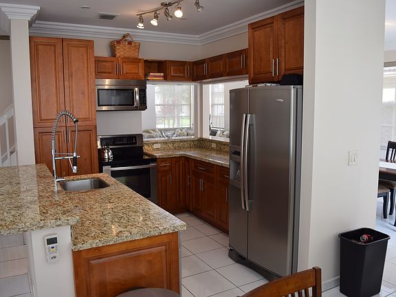 3rd image of 1527 NW 157th Ave