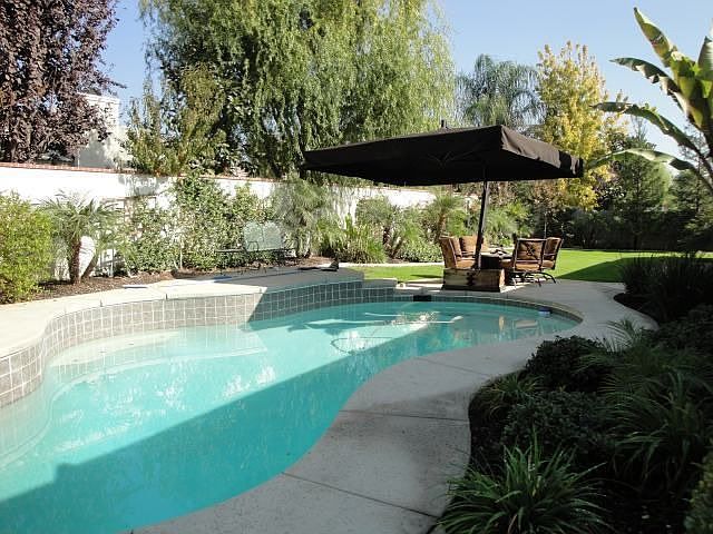 Lovely pool