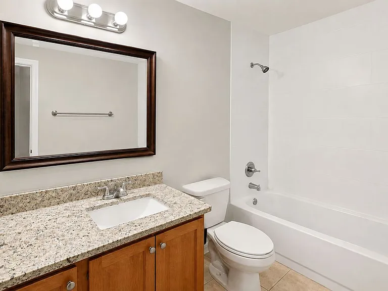 921 E Poinsettia Ave — Photo 7